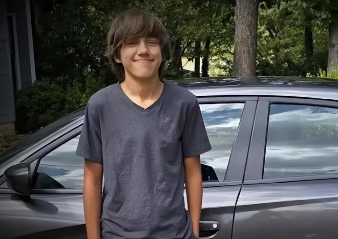 年仅16岁母亲晒童年照含泪告别EVO视讯真人著名童星意外离世(图4)